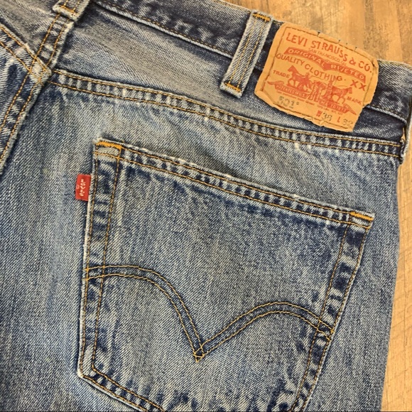 Mens Levi’s 501 Button Fly Distressed Jeans 38x32 - Picture 6 of 6